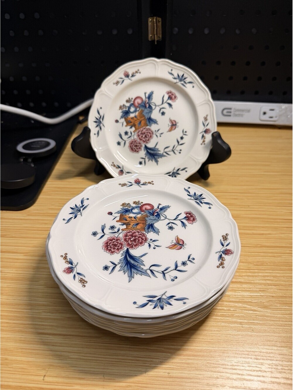 Wedgwood Williamsburg Potpourri Salad Bread Dessert Plates Set Of 10 VTG  6.5”